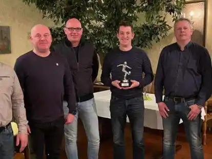 Geehrte und Sportler des Jahres der Alten Herren (v.l.): Klaus Reinken, Martin Sprock, Frank Hempen, Daniel Ludwig, Reiner Kuhlen und Markus Hempen.