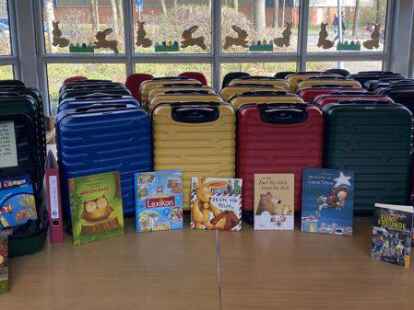 Gef&uuml;llt mit bis zu 13 unterschiedlichen B&uuml;chern: In der Grundschule in Ramsloh gibt es nun 24 Leserollis f&uuml;r die Kinder.
