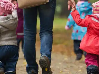 Eine Mutter mit vier Kindern aus dem Ammerland sammelt Absagen bei der Wohnungssuche.