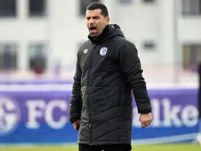 Der FC&nbsp;Schalke 04 trennt sich von Trainer Dimitrios Grammozis. Foto: Federico Gambarini/dpa