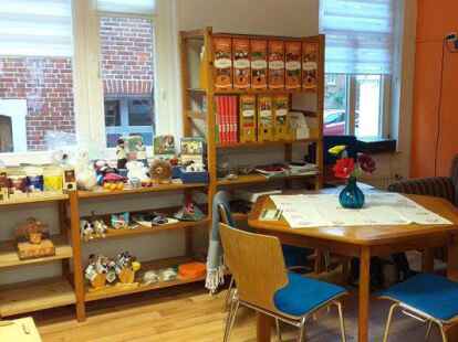 Erh&auml;ltlich sind die Ostert&uuml;ten im Weltladen am Auricher Lambertshof (Bild) und in der historischen Drogerie Maass in der Osterstra&szlig;e.