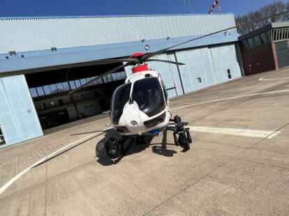 Bereit zum Abflug: Der Polizeihubschrauber in Rastede.