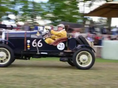Donnern erst 2023 wieder &uuml;ber die Grasbahn in Rastede: die historischen Rennwagen.