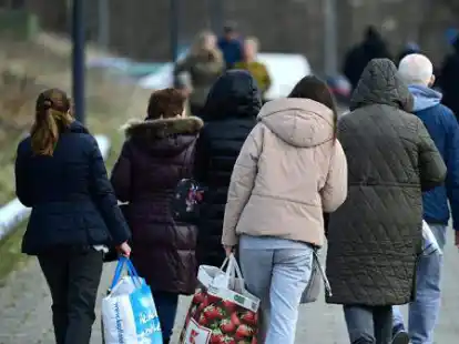 Die Schrecken des Krieges hinter sich lassen: Viele Menschen sind aus Ukraine gefl&uuml;chtet (Symbolbild), einige von ihnen leben jetzt auch in der Gemeinde Apen.