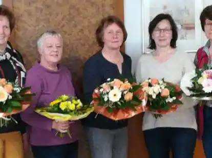 Sie setzen sich f&uuml;r die Abbehauser Landfrauen ein (von links): Helga Hoogendoorn, Frauke Dencker, Mareike Luers, Christine Jan&szlig;en und Ulrike Vorwerk. Es fehlt: Helga Cornelius.