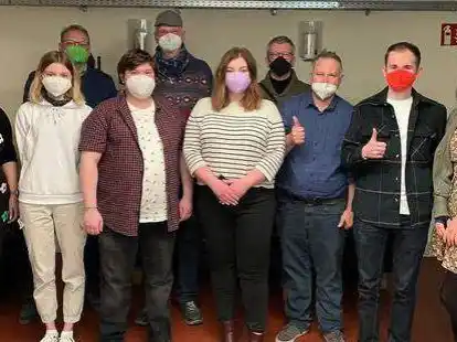 Vorstand der SPDqueer Oldenburg-Wesermarsch (von links): Milena Schnell, Kim Christin Schinski, Olaf Jan&szlig;en, Leon Wei&szlig;, Uwe Brauer, Svenja Grebener, Kai B&uuml;rster, Frank Zobel, Stefan Gottschalk und Christiane Pape.