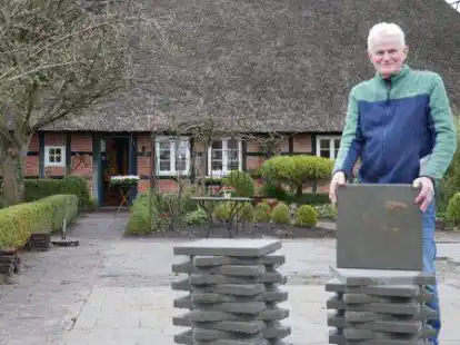 <p>Mehr Platz im Freien: Karl-Heinz Reitmeyer erweitert sein Caf&eacute; um eine zweite Terrasse. </p>