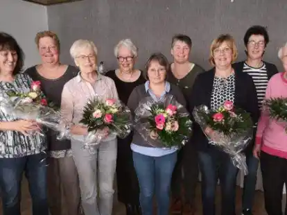 Der Vorstand und die Vertrauensfrauen (von links): Gitta L&uuml;bben, Louise Warnken, Annegret Gerdes, Heike Hager, Juliane Meinen, Ute Heyne, Ute Albers, Maike Albers und Helma Carstengerdes