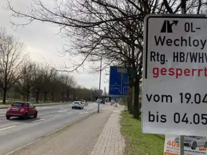 Hinweisschilder stehen schon: Nach Ostern wird gesperrt.