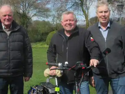 Freuen sich auf die Begegnungen mit den G&auml;sten in der Gemeinde Gro&szlig;enkneten: die G&auml;stef&uuml;hrer (von links) Jan Oltmann, Eckhardt Wendt und J&uuml;rgen Seeger