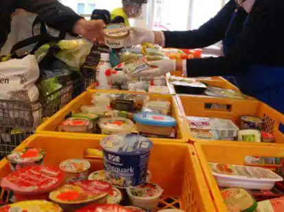 Das Warenangebot wird weniger, die Kunden werden mehr: Die Tafeln m&uuml;ssen sich immer mehr nach der Decke strecken.