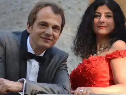 Laden in der Reihe &bdquo;Klassik hautnah&ldquo; zum Konzert mit Liedern &uuml;ber die Wege der Liebe ein: Irina Wischnizkaja (Sopran) und Olaf Wiegmann (Klavier).