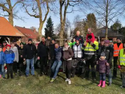 Sie alle waren f&uuml;r eine saubere Landschaft im Einsatz auf Einladung des Grummersorter Dorpvereens.