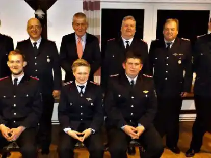 Ehrungen und Bef&ouml;rderungen standen im Mittelpunkt der Versammlung der Schweiburger Feuerwehr.