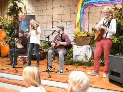 Bereits preisgekr&ouml;nt mit modernem Irish Folk: Die Oldenburger Gruppe &bdquo;D&aacute;nacht&ldquo; spielt an diesem Freitag, 22. April, auf der Globe-Kulturb&uuml;hne in der Staustra&szlig;e 16 &ndash; hier bei einem Konzert vor zwei Jahren auf Gut Sannum.