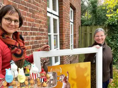 Barbara M&uuml;ller (links) und Dr. Christine Keitsch freuen sich auf die Besucher zur Ausstellungser&ouml;ffnung.