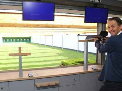 Das Bundessch&uuml;tzenfest des Ganderkeseer Sch&uuml;tzenbundes findet auf der Anlage des SV B&uuml;rstel-Immer statt. Auf dem Archivbild zielt der Vorsitzender des SV B&uuml;rstel-Immer Carsten Wichmann auf eine Scheibe.