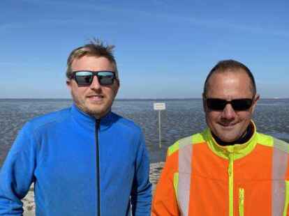 Die Platzwarte Tim Schaper (links)  und Marcel Sakowitz  freuen sich auf die Saison 2022.