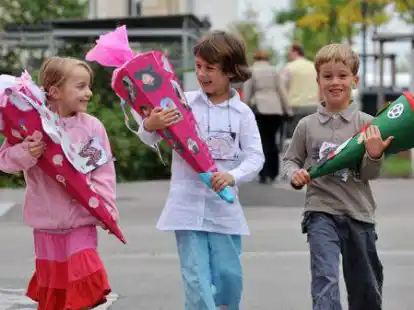 Die Schulanf&auml;nger f&uuml;r das Schuljahr 2023/2024 m&uuml;ssen fr&uuml;h angemeldet werden (Symbolbild).