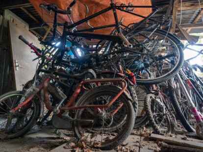 Hilmers Fahrr&auml;der  Geerd Hilmers in seiner Werkstatt