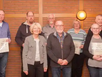 Bei der Jahreshauptversammlung des B&uuml;rgervereins Strohausen (von links): Jan-Dirk Tessmann, Alexander Timling, Gabriele Wobbe-Sahm, Rainer Bohlken, Wilfried Schellstede, Jutta Bohlken, Angela Nordhausen und Uwe Nordhausen