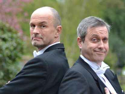 <p>        Bringen die &bdquo;Helden der Oper&ldquo; nach Bad Zwischenahn: Ivo Berkenbusch (links) und Kammers&auml;nger Paul Brady.     </p>