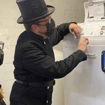 Ist die Heizungsanlage optimal eingestellt, k&ouml;nnen unn&ouml;tige Kosten vermieden werden. Au&szlig;erdem wird die Umwelt durch minimalen Verbrauch von Brennstoffen entlastet. All das &uuml;berpr&uuml;ft der Schornsteinfeger.