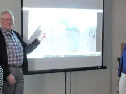 Die Reise von Annegret und Ernst Moritz H&uuml;pers (links) nach Dubai war das Thema bei dem von Karola Meiners organisierten Seniorennachmittag.