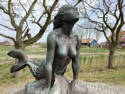 <p>Treffpunkt f&uuml;r die F&uuml;hrung durch die Salzwiesen ist bei der Minser Seewiefken.Josepha Zastrow</p>