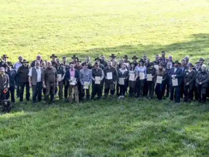 27 Frauen und M&auml;nner haben die J&auml;gerpr&uuml;fung bestanden.