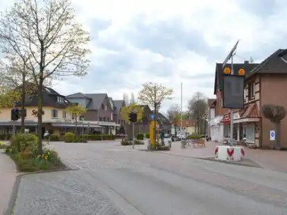 Kurve zwischen M&uuml;hlenstra&szlig;e und Lange Stra&szlig;e: Hier soll das Natursteinpflaster gegen eine Asphaltdecke ausgetauscht werden.