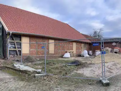 Dauern an: die Sanierungsarbeiten am Sch&uuml;tzensaal in Horstedt.