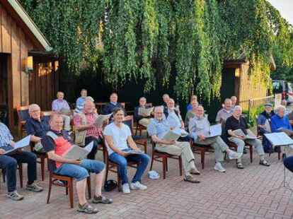 Der MGV Liedertafel Wiefelstede: Die S&auml;nger trafen sich jetzt zur Jahreshauptversammlung.