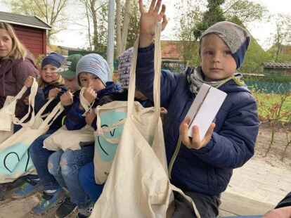 Jedes Kind bekommt einen Geschenkbeutel.