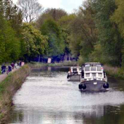 Bootjefahrer m&uuml;ssen seit 2021 mehr Geld f&uuml;r das Schleusen auf dem Ems-Jade-Kanal bezahlen.