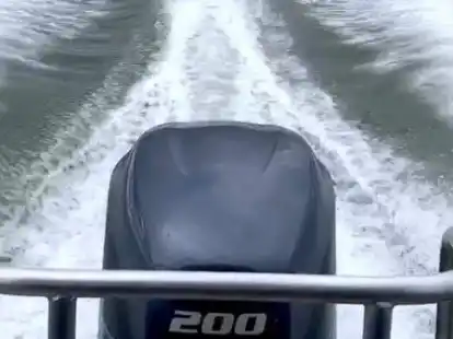 Raser auf den Binnengew&auml;ssern sind auch f&uuml;r den I. Entw&auml;sserungsverband Emden ein wichtiges Thema, denn sie gef&auml;hrden nicht nur die Sicherheit von Paddlern und Schwimmern, sondern besch&auml;digen mit ihren Wellen auch die Ufer und B&ouml;schungen.