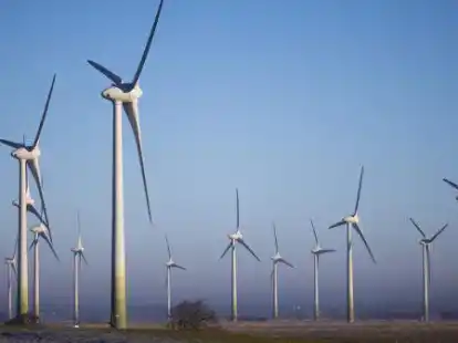 Windr&auml;der an der Nordsee in Schleswig-Holstein (Symbolbild)