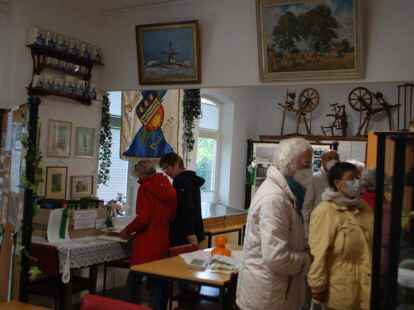 Im Alten Rathaus hat der Chronikkreis Sillenstede eine neue Ausstellung er&ouml;ffent: Diesmal geht es um die Geschichte des Sch&uuml;tzenwesens im ort.