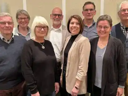 Neu gew&auml;hlt: der Vorstand des Verkehrs- und Versch&ouml;nerungsvereins Harpstedt, bestehend aus Otto B&ouml;ger (von links), Elke Wachendorf, Marina Mehring, Hermann Schnakenberg, Christina Emmerich, Werner Horstmann, Andrea Ehr und Winfried Schreppel.