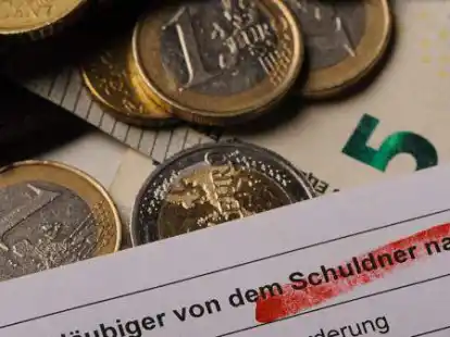 Wer l&auml;ngere Zeit in den Miesen ist und schon Mahnungen erhalten hat, sollte sich nicht scheuen, die Schuldnerberatung aufzusuchen &ndash; bevor die Situation noch schlimmer wird.