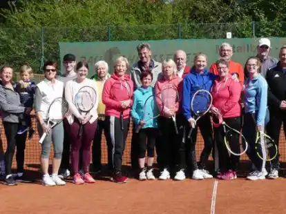 Die Tennisabteilung des Ahlhorner Sportvereins richtete das beliebte &bdquo;Schleifchenturnier&ldquo;  aus. Verbunden wurde es mit einem Tag der offenen T&uuml;r und der Aktion &bdquo;Deutschland spielt Tennis&ldquo;.