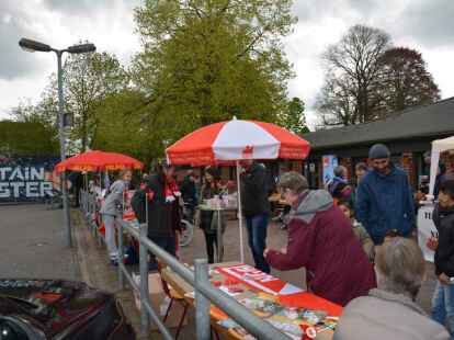 Verb&auml;nde und Vereine stellen sich vor: Nach der Mairede und den Diskussionsrunden startete das Maifest f&uuml;r die ganze Familie.