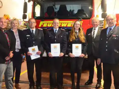 Bei der Jahreshauptversammlung: (von links:) Ratsmitglied Marcel Stache, Karin Logemann, Jens Tychsen, Sabine K&ouml;ster, Johanna G&uuml;nther, Hartmut Schierenstedt und Klaus Niekamp