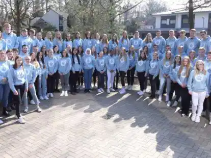 Die Abiturienten an den beruflichen Gymnasien der BBS Friesoythe des Jahrgangs 2022.