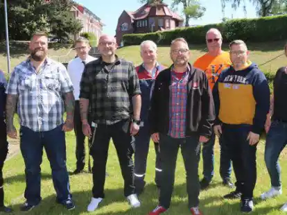 Der neue NSW-Betriebsrat (von links): Sven Tr&uuml;per, Jan Schneider, Dr. Stefan Steenken, Lars Keim, Werner Schiller, Stefan Lippa, Jens Harders, Michael Ehring und Alexandra Tode. Es fehlen: Ulrike Schiller und Ronny Timmermann