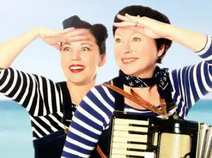 Das Duo &bdquo;Ladies Ahoi&ldquo; gibt ein Konzert im Museumsgarten in Brake.
