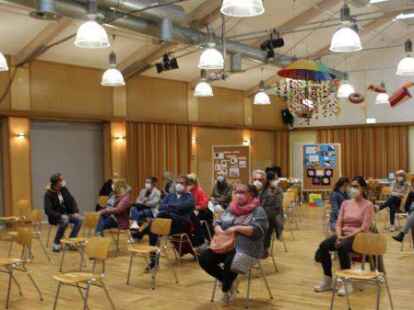 Versammlung in der Mensa: Die Oberschule Wiefelstede hatte Ende April die Eltern von Viertkl&auml;sslern zu einer Infoveranstaltung eingeladen.