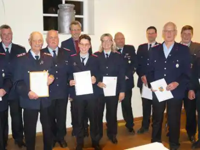 Jahreshauptversammlung der Feuerwehr Gristede: Einige Auszeichnungen und Bef&ouml;rderungen  standen auf der Tagesordnung.