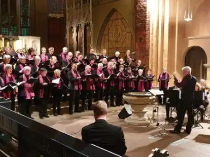 Die Kantorei der Alexanderkirche unter der Leitung von Ralf Gr&ouml;ssler singt wieder im Gottesdienst.