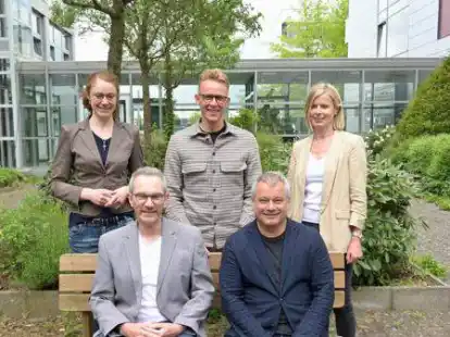 Haben das neue Format f&uuml;r die sonderp&auml;dagogische Weiterbildung ins Leben gerufen (von links): Marie-Christine Vierbuchen, Clemens Hillenbrand, Manuel Karczmarzyk, Heinrich Ricking und Heinke R&ouml;bken.